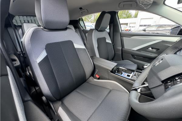 Vauxhall Astra* 5Dr 54kWh 11kWCh Ultimate AU - Jet Blk+alcantr, photo 33