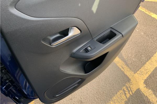 2020 Vauxhall Corsa-e 50kWh SE Nav Hatchback 5dr Electric Auto (7.4Kw Charger) (136 ps) - TRIM CLOTH FRESEZ MARVEL BLACK, photo 38