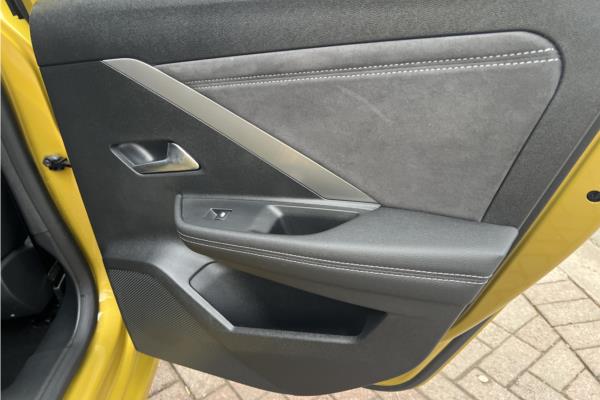 2023 Vauxhall Astra 1.2 Turbo Ultimate Hatchback 5dr Petrol Auto Euro 6 (s/s) (130 ps) - Leather, photo 43