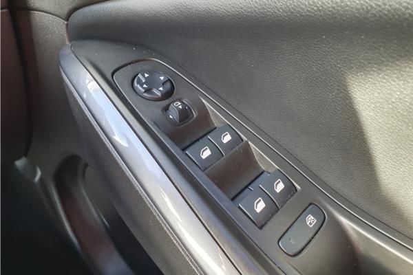 2020 Vauxhall Grandland X 1.2 Turbo SRi Nav SUV 5dr Petrol Manual Euro 6 (s/s) (130 ps) - Cloth, photo 22