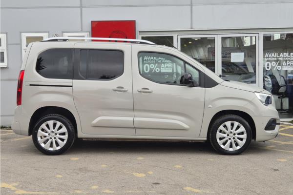 2021 Vauxhall Combo Life 1.2 Turbo Elite MPV 5dr Petrol Auto Euro 6 (s/s) (7 Seat) (130 ps) - Cloth, photo 9