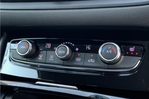 2023 Vauxhall Grandland - Black Alcantara, photo 16