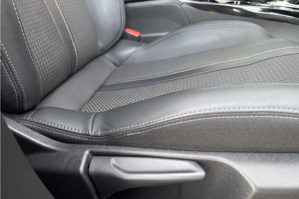 Non Franchise 2021 Peugeot 2008 1.2 PureTech GT SUV 5dr Petrol EAT Euro 6 (s/s) (130 ps) - Standard, photo 29
