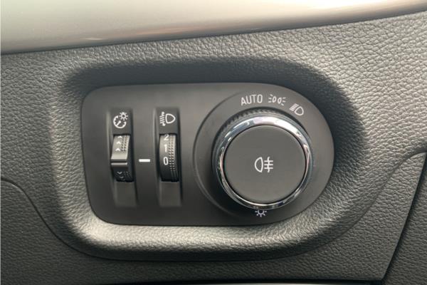 2020 Vauxhall Astra 1.2 Turbo SRi Hatchback 5dr Petrol Manual (s/s) (145 ps) - Cloth, photo 21