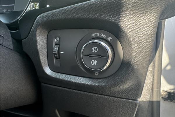 2024 Vauxhall Corsa-e 50kWh Elite Premium Hatchback 5dr Electric Auto (136 ps) - Captain Blue/Mistral Cloth/Leather effect, photo 21