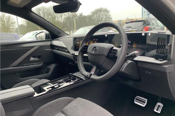 2023 Vauxhall Astra - Black Alcantara, photo 12