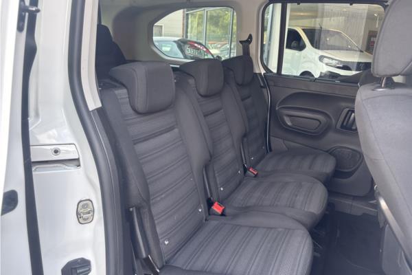 2020 Vauxhall Combo Life 1.5 Turbo D Elite XL MPV 5dr Diesel Auto Euro 6 (s/s) (130 ps) - Cloth, photo 13