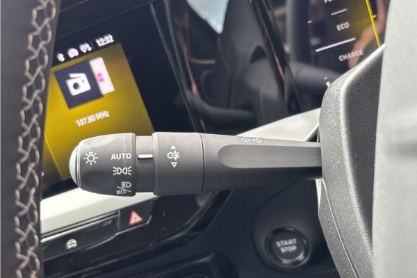 Vauxhall Mokka HAT 54kWh 11kWCh 281ps GSE - Blk Gse Alcntra, photo 26