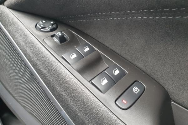 2022 Vauxhall Crossland 1.2 Turbo Ultimate SUV 5dr Petrol Auto Euro 6 (s/s) (130 ps) - Alcantara, photo 22