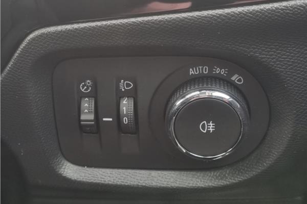 2020 Vauxhall Corsa 1.2 Turbo SE Hatchback 5dr Petrol Auto Euro 6 (s/s) (100 ps) - Cloth, photo 21