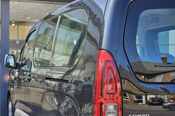 2021 Vauxhall Combo Life 1.2 Turbo Edition XL MPV 5dr Petrol Manual Euro 6 (s/s) (7 Seat) (110 ps) - Cloth, photo 37