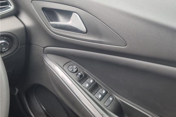 2019 Vauxhall Grandland X 1.2 Turbo Sport Nav SUV 5dr Petrol Manual (s/s) (130 ps) - Cloth, photo 22
