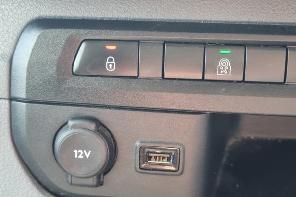 2019 Vauxhall Vivaro 2.0 Turbo D 3100 Sportive Crew Van 5dr Diesel Manual Euro 6 (s/s) (120 ps) - Cloth, photo 22