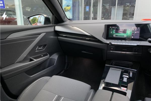 2024 VAUXHALL ASTRA - Jet Black Greta, photo 43