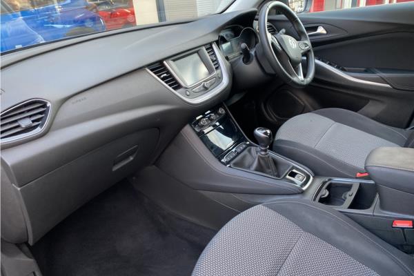 2020 Vauxhall Grandland X 1.2 Turbo GPF SE SUV 5dr Petrol Manual Euro 6 (s/s) (130 ps) - Cloth, photo 14