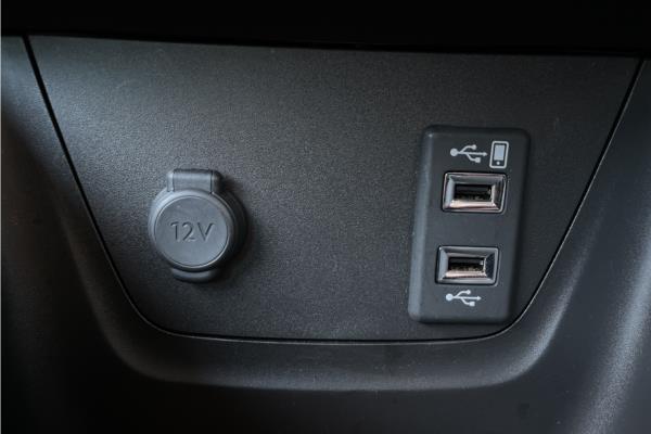 2018 Vauxhall Crossland 1.2T 110ps Tcln NAV AU SS - Cloth, photo 19