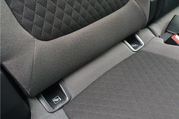 2019 Vauxhall Grandland X 1.2 Turbo GPF Sport Nav SUV 5dr Petrol Auto Euro 6 (s/s) (130 ps) - Cloth, photo 33