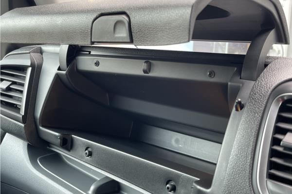 2022 Vauxhall Vivaro 2.0 Turbo D 3100 Elite Crew Van 5dr Diesel Manual Euro 6 (s/s) (145 ps) - Cloth, photo 26