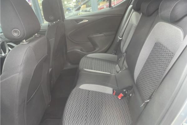 2020 Vauxhall Astra 1.2 Turbo SRi Hatchback 5dr Petrol Manual Euro 6 (s/s) (145 ps) - Cloth, photo 31