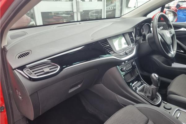 2019 VAUXHALL ASTRA 1.4T 16V 150 Griffin 5dr-sequence-14