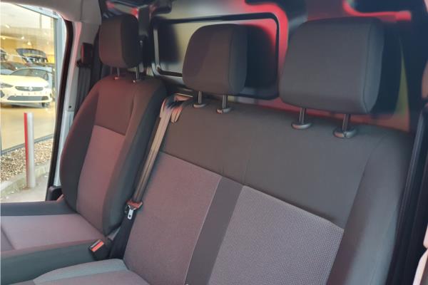 2024 Vauxhall Vivaro-e 3100 75kWh Dynamic Auto L1 H1 6dr (7.4kW Charger) - Curtiba Grey, photo 9