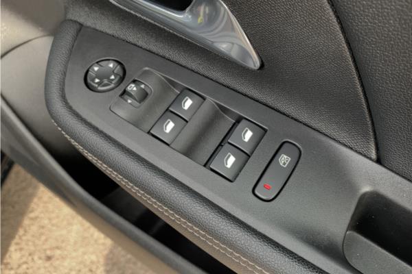 2022 Vauxhall Mokka 1.2 Turbo SRi Premium SUV 5dr Petrol Auto Euro 6 (s/s) (130 ps) - Cloth, photo 22