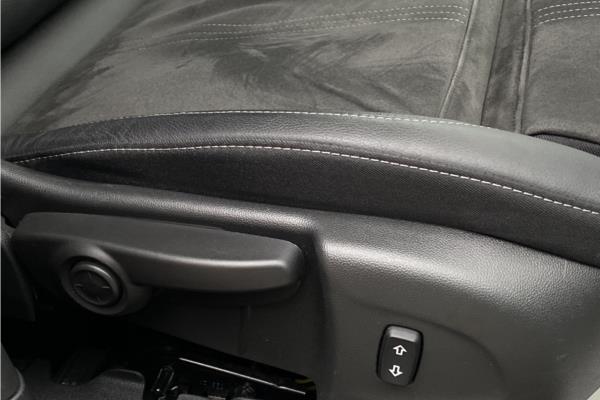 2021 Vauxhall Crossland 1.2 Turbo Ultimate Nav SUV 5dr Petrol Auto Euro 6 (s/s) (130 ps) - Cloth/Alcantara, photo 29
