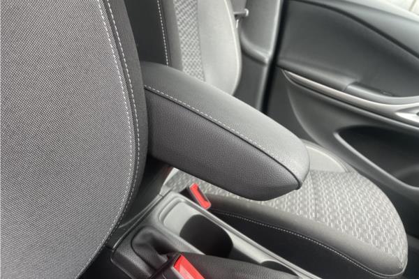 2020 Vauxhall Astra 1.2 Turbo SRi Hatchback 5dr Petrol Manual Euro 6 (s/s) (145 ps) - Cloth, photo 37