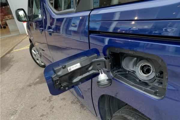 2021 Vauxhall Combo Life 1.2 Turbo SE MPV 5dr Petrol Auto Euro 6 (s/s) (7 Seat) (130 ps) - Cloth, photo 35