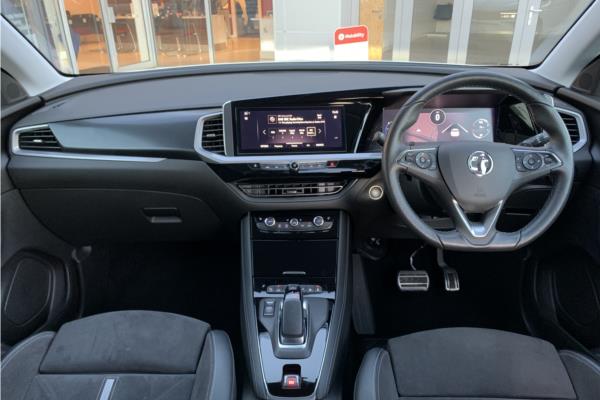 2023 Vauxhall Grandland - Black Alcantara, photo 10