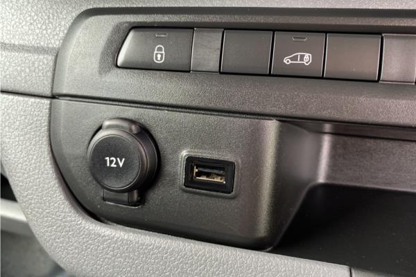 2020 Vauxhall Vivaro 2.0 Turbo D 3100 Elite Panel Van 5dr Diesel Auto L1 Euro 6 (s/s) (180 ps) - Cloth, photo 23