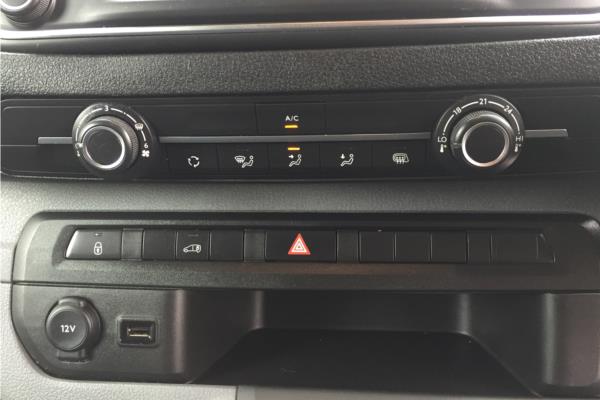 2019 VAUXHALL VIVARO - Cloth, photo 15