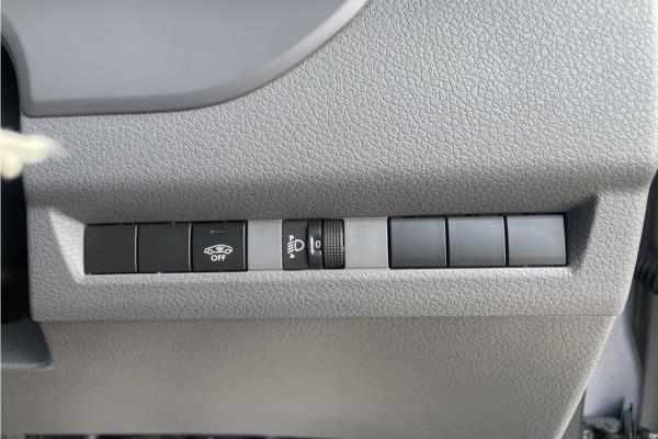 2020 Vauxhall Vivaro 2.0 Turbo D 3100 Sportive Crew Van 5dr Diesel Manual L2 H1 Euro 6 (s/s) (120 ps) - Cloth, photo 21