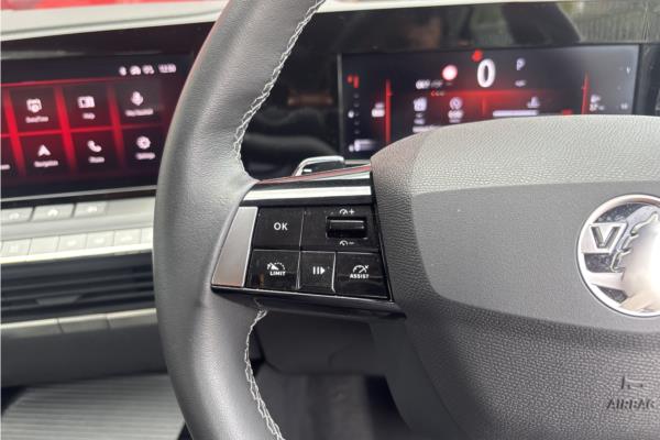2022 Vauxhall Astra 1.2 Turbo Design Hatchback 5dr Petrol Auto Euro 6 (s/s) (130 ps) - Jet Black Fabrc, photo 17