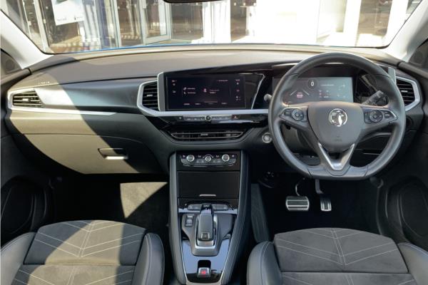 2022 Vauxhall Grandland 1.2 Turbo Ultimate SUV 5dr Petrol Auto Euro 6 (s/s) (130 ps) - Black Alcantara, photo 10