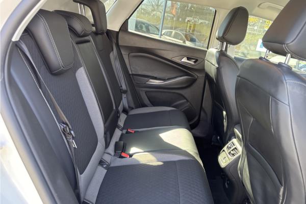 2022 Vauxhall Grandland X 1.2 Turbo Griffin Edition SUV 5dr Petrol Manual Euro 6 (s/s) (130 ps) - Harlekin Black, photo 13