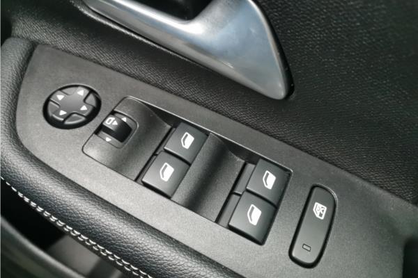 2021 Vauxhall Mokka 1.2 Turbo Ultimate Nav SUV 5dr Petrol Auto Euro 6 (s/s) (130 ps) - Leather, photo 22