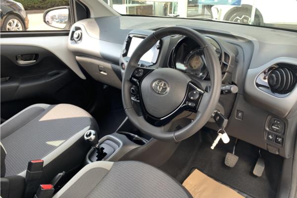 2021 Toyota AYGO 1.0 VVT-i x-play Hatchback 5dr Petrol x-shift (Safety Sense) (71 ps)-sequence-11