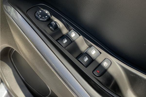 2021 Vauxhall Grandland X 1.2 Turbo SRi Nav SUV 5dr Petrol Auto Euro 6 (s/s) (130 ps) - Cloth, photo 22