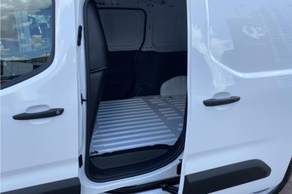 2021 Vauxhall Combo 1.5 Turbo D 2300 Dynamic Panel Van 4dr Diesel Manual L2 H1 EU6 (100 ps) - Mistral Grey, photo 21