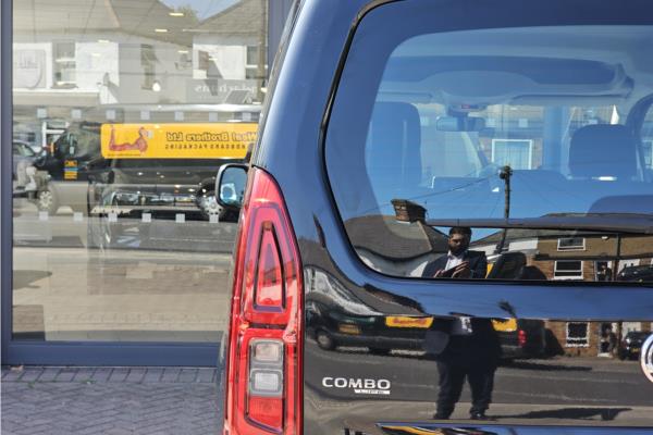 2021 Vauxhall Combo Life 1.2 Turbo Edition XL MPV 5dr Petrol Manual Euro 6 (s/s) (7 Seat) (110 ps) - Cloth, photo 50