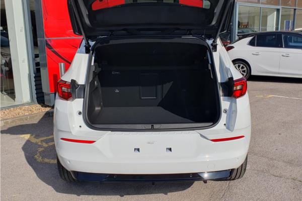 2023 Vauxhall Grandland 1.6 14.2kWh GSe SUV 5dr Petrol Plug-in Hybrid Auto AWD Euro 6 (s/s) (300 ps) - Berson Black, photo 13