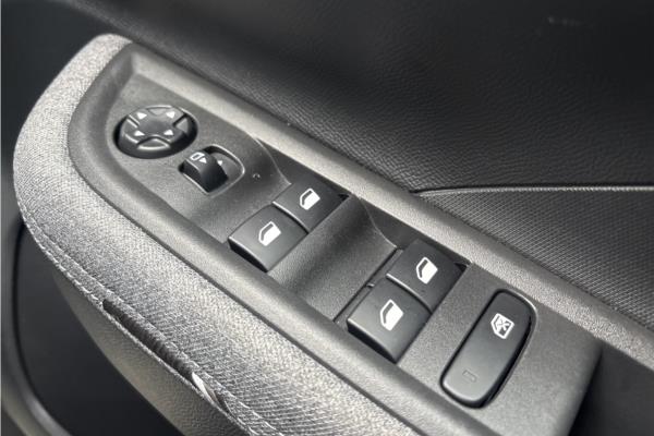 2025 Vauxhall Frontera 1.2 Hybrid [136] GS 5dr e-DCT6 - Ergo Feture Gry, photo 21