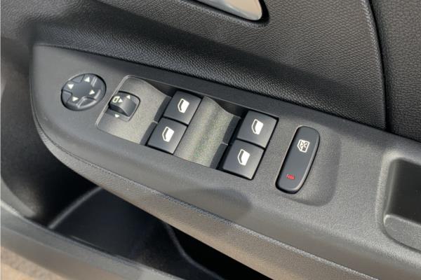 2021 Vauxhall Corsa 1.2 Turbo Elite Nav Premium Hatchback 5dr Petrol Auto Euro 6 (s/s) (100 ps) - Cloth, photo 22