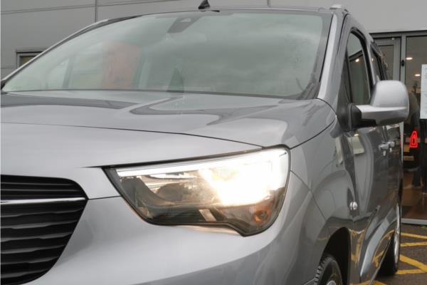 2020 Vauxhall Combo Life 1.2 Turbo Elite MPV 5dr Petrol Auto Euro 6 (s/s) (130 ps) - Cloth, photo 40