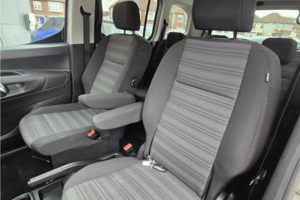 2021 Vauxhall Combo Life 1.2 Turbo Elite MPV 5dr Petrol Auto Euro 6 (s/s) (7 Seat) (130 ps) - Cloth, photo 36