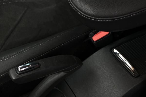 2021 Vauxhall Crossland 1.2 Turbo Ultimate Nav SUV 5dr Petrol Auto Euro 6 (s/s) (130 ps) - Cloth/Alcantara, photo 31