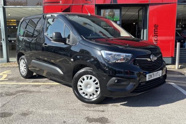 2021 2021 Vauxhall Combo Electric 2300 50kWh Sportive Panel Van 6dr Electric Auto L2 H1 (136 ps) 69,421 miles photo