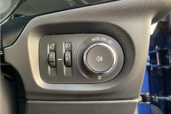 2020 Vauxhall Corsa-e 50kWh SE Nav Hatchback 5dr Electric Auto (7.4Kw Charger) (136 ps) - TRIM CLOTH FRESEZ MARVEL BLACK, photo 21