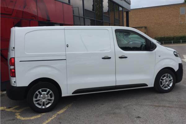 2019 VAUXHALL VIVARO - Cloth, photo 23